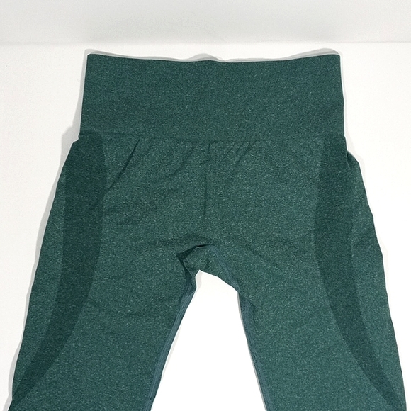 Green compressed leggings new never worn - Picture 3 of 3